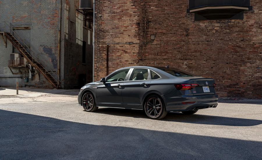  Volkswagen Jetta GLI 35th Anniversary 2019 года  (NA) (фото 32 из 44)